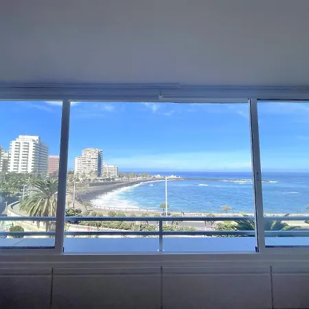 En Primera Línea De Playa Apartamento