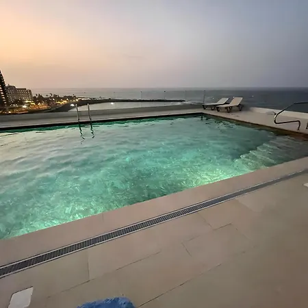 En Primera Línea De Playa Apartamento